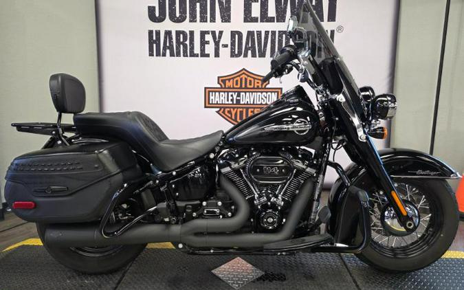 2018 Harley-Davidson FLHCS HERITAGE CLASSIC 114
