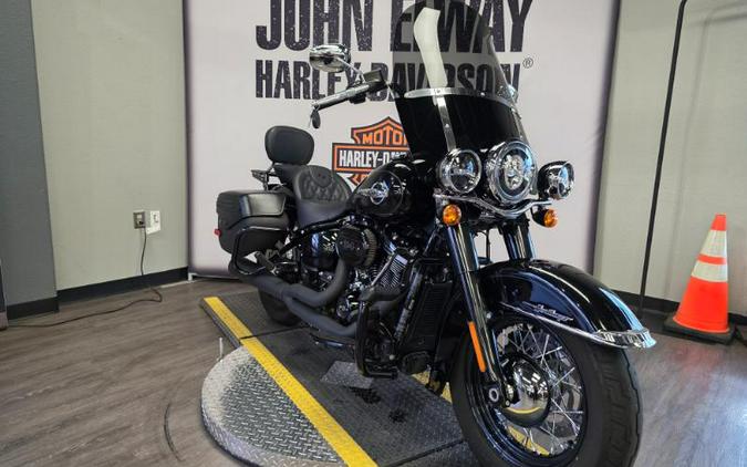 2018 Harley-Davidson FLHCS HERITAGE CLASSIC 114