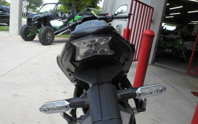 2024 Kawasaki Ninja 650 Metallic Matte Graphenesteel Gray/Ebony