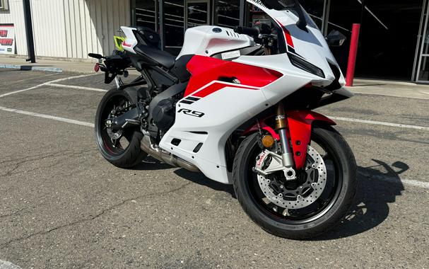 2025 Yamaha YZF-R9 CA