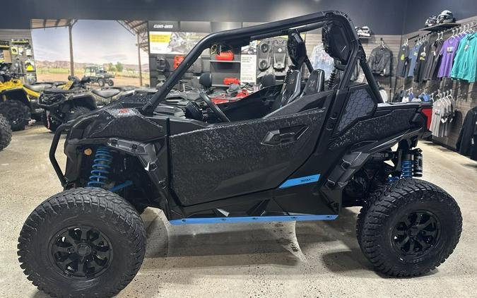 2019 Can-Am® Maverick™ Sport X RC 1000R