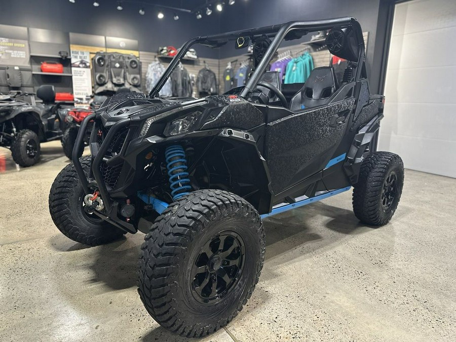 2019 Can-Am® Maverick™ Sport X RC 1000R