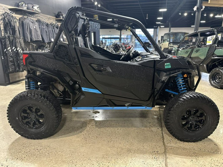 2019 Can-Am® Maverick™ Sport X RC 1000R