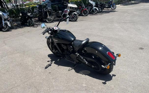 2019 Indian Scout Bobber vs. Triumph Bonneville Bobber Black: Comparison Review