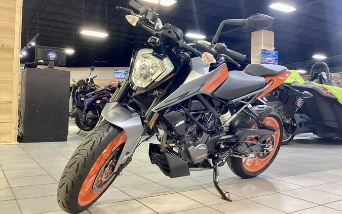 2023 KTM Duke 200