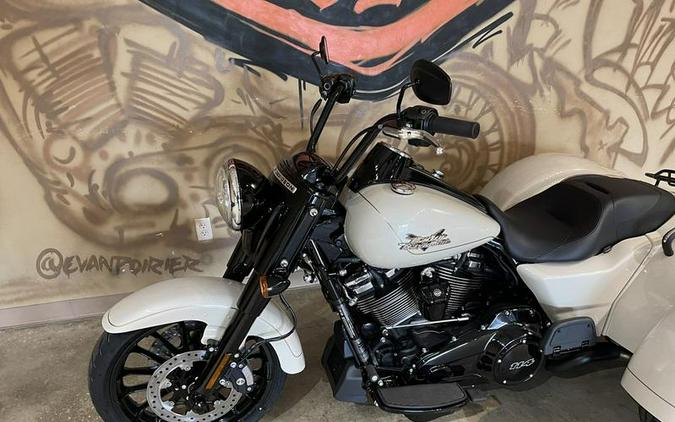 2023 Harley-Davidson® FLRT - Freewheeler®