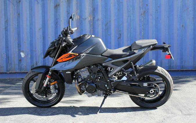 2024 KTM 990 Duke