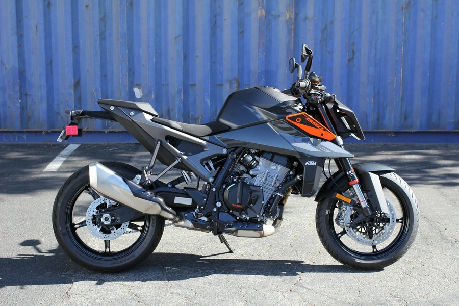 2024 KTM 990 Duke