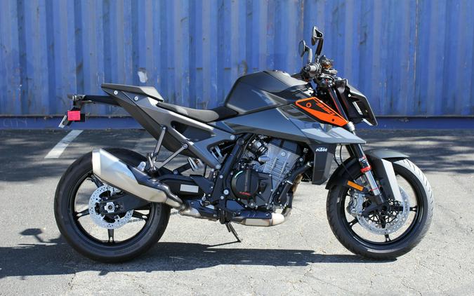 2024 KTM 990 Duke