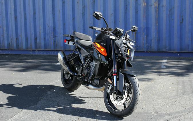 2024 KTM 990 Duke