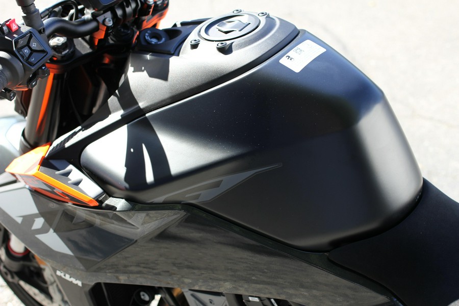 2024 KTM 990 Duke