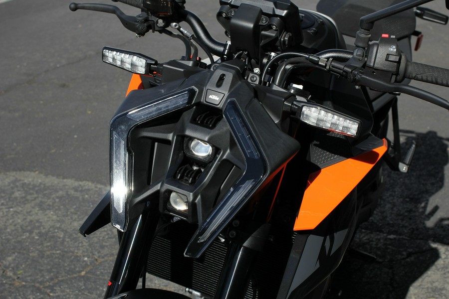 2024 KTM 990 Duke