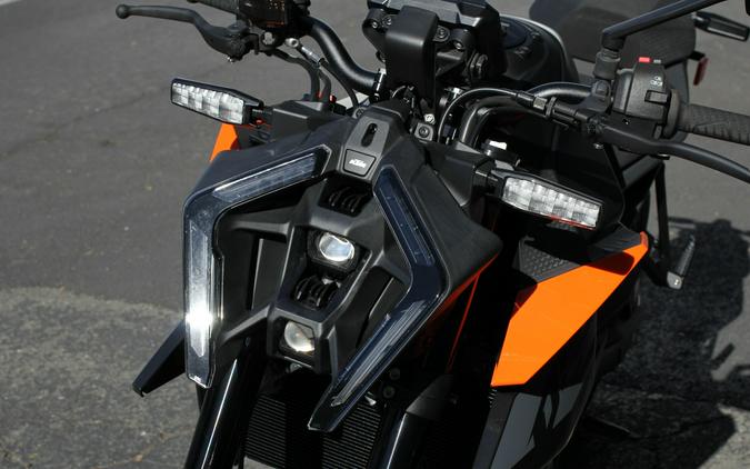 2024 KTM 990 Duke