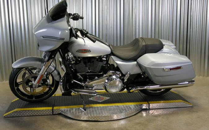 2025 Harley-Davidson Street Glide