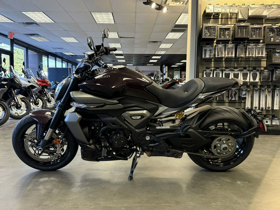 2026 Ducati XDiavel V4 Black Lava