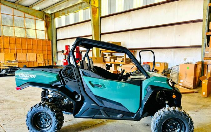 2026 Can-Am® Commander DPS 700