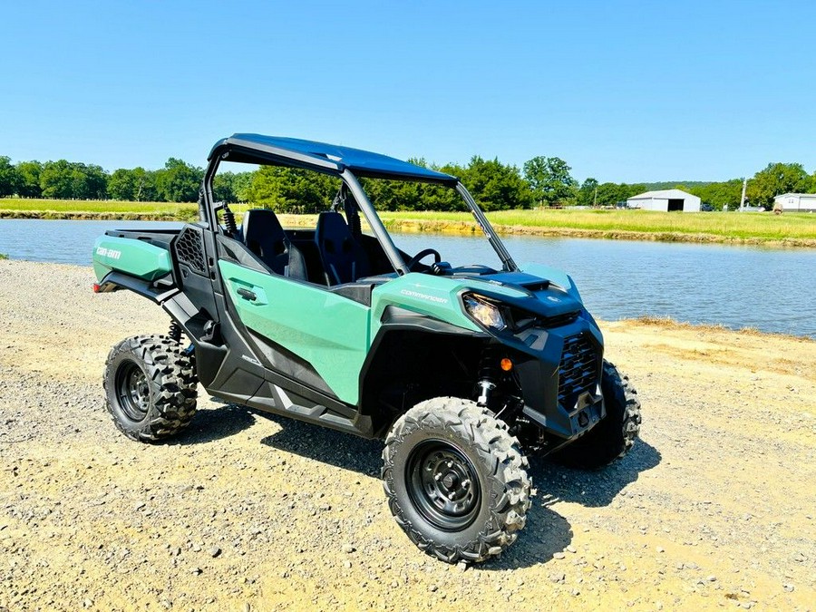 2026 Can-Am® Commander DPS 700