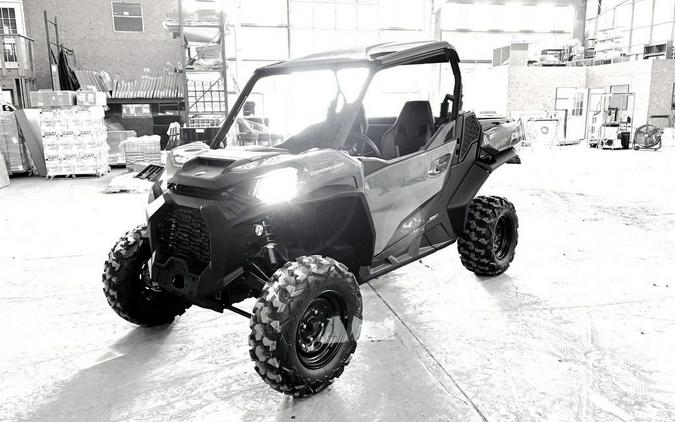 2026 Can-Am® Commander DPS 700