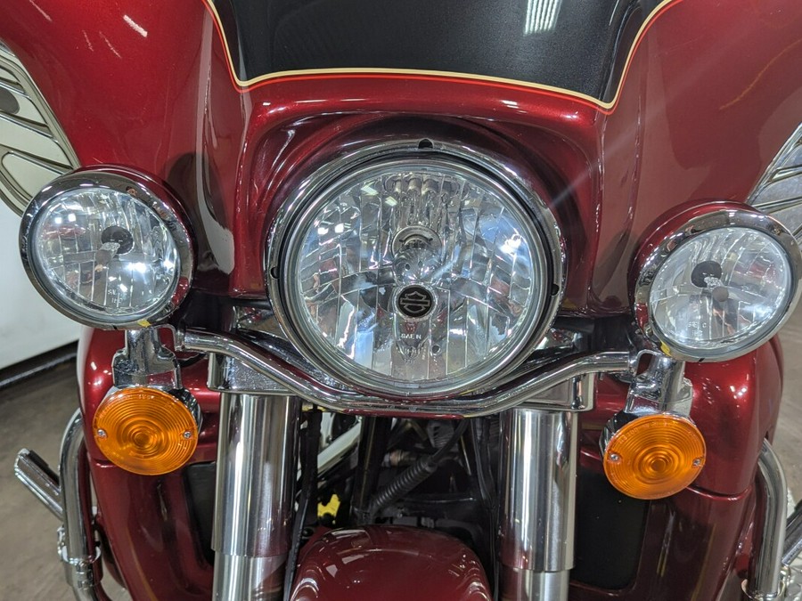 2007 Harley-Davidson Electra Glide® Ultra Classic® Two-Tone Fire Red and Vivid Black