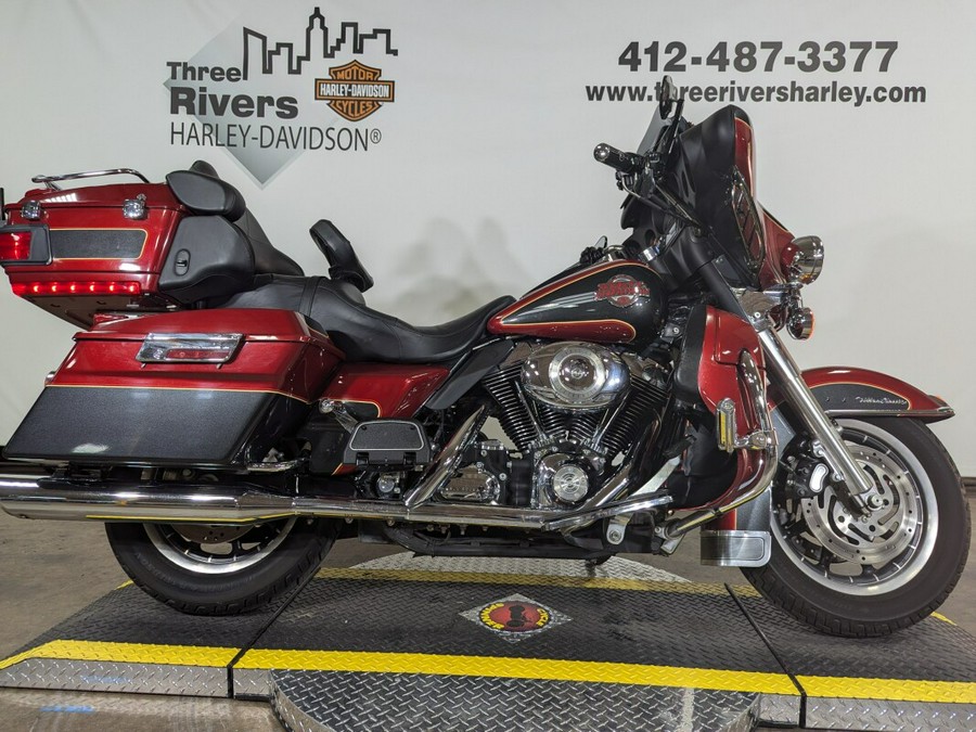 2007 Harley-Davidson Electra Glide® Ultra Classic® Two-Tone Fire Red and Vivid Black