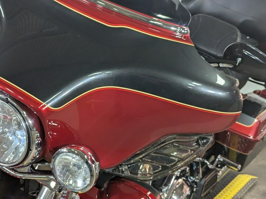 2007 Harley-Davidson Electra Glide® Ultra Classic® Two-Tone Fire Red and Vivid Black