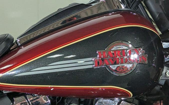 2007 Harley-Davidson Electra Glide® Ultra Classic® Two-Tone Fire Red and Vivid Black