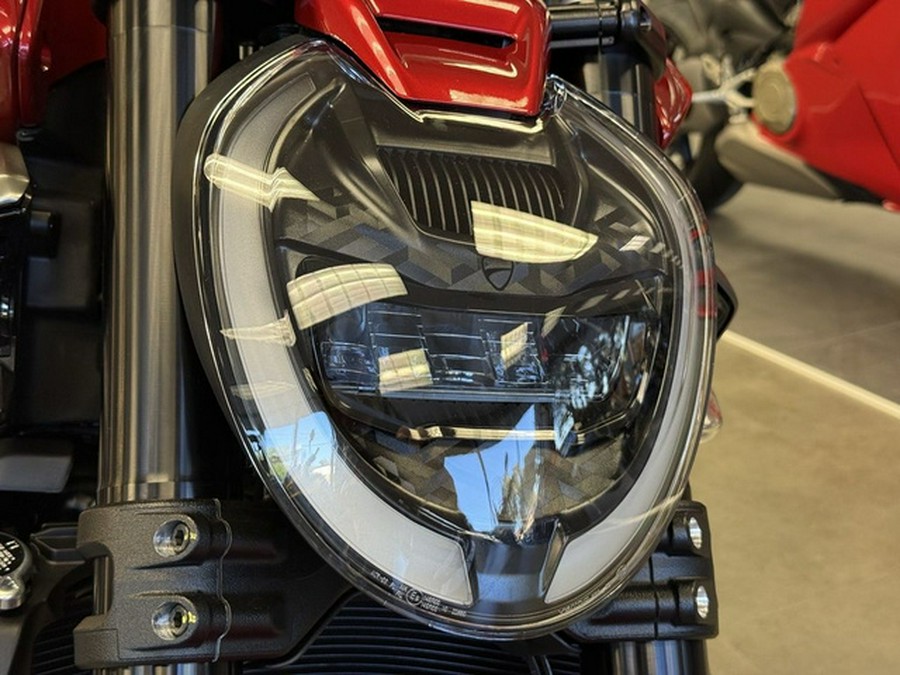 2026 Ducati XDiavel V4 Burning Red