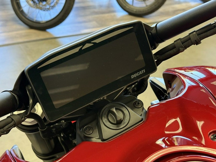 2026 Ducati XDiavel V4 Burning Red