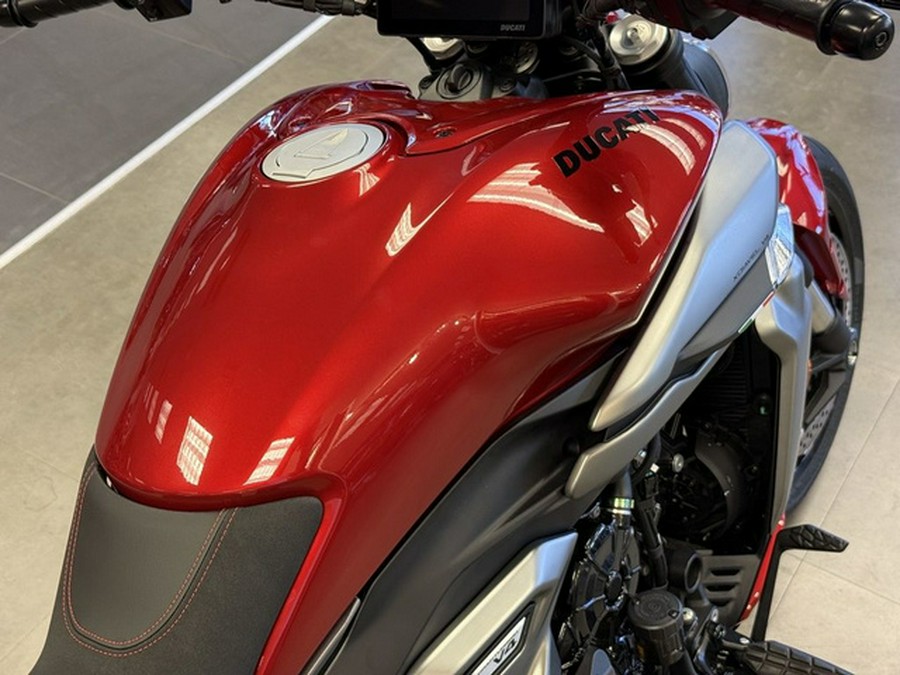2026 Ducati XDiavel V4 Burning Red