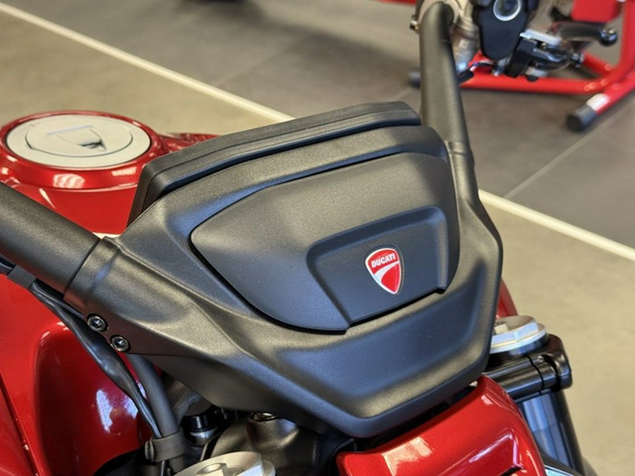 2026 Ducati XDiavel V4 Burning Red