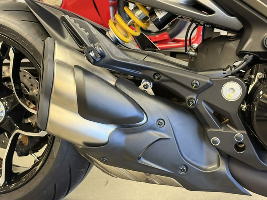 2026 Ducati XDiavel V4 Burning Red