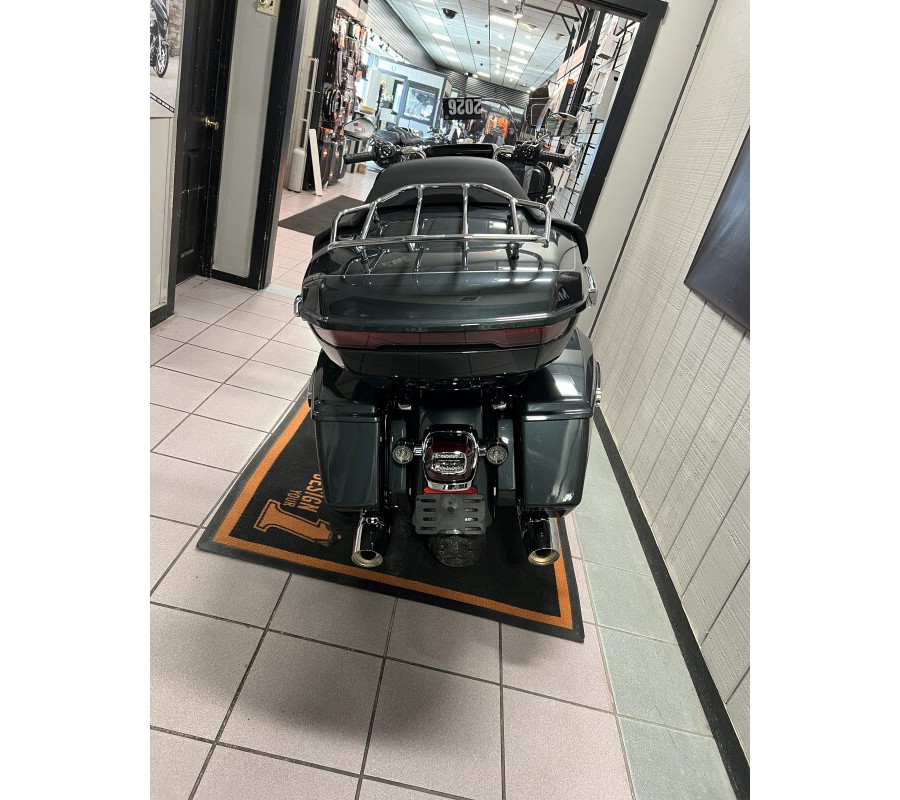 2026 Harley-Davidson® Road Glide Limited Iron Horse Metallic Chrome Trim
