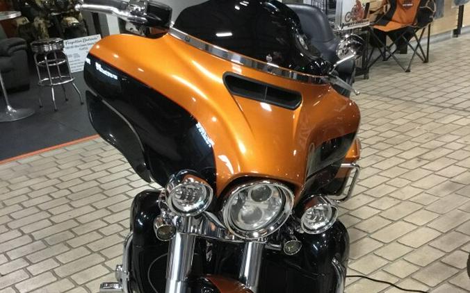 2016 Harley-Davidson® Ultra Limited Two-Tone Amber Whiskey/Vivid Black