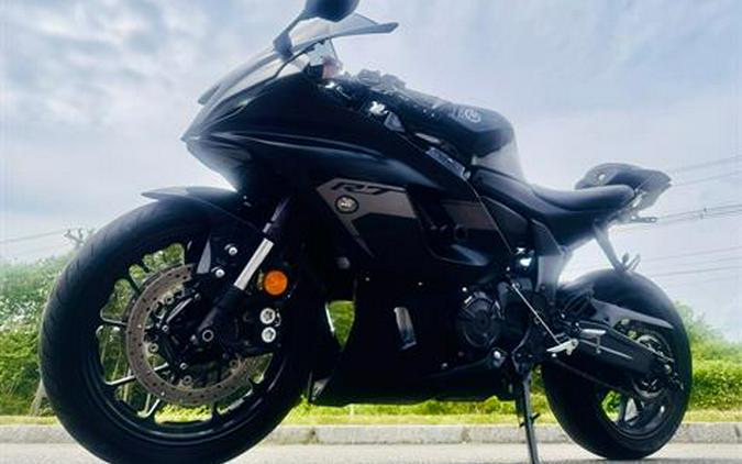 2025 Yamaha YZF-R7