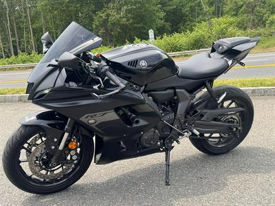 2025 Yamaha YZF-R7