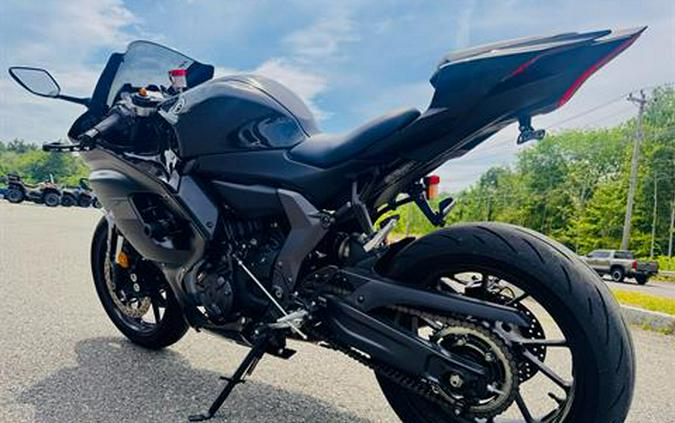2025 Yamaha YZF-R7