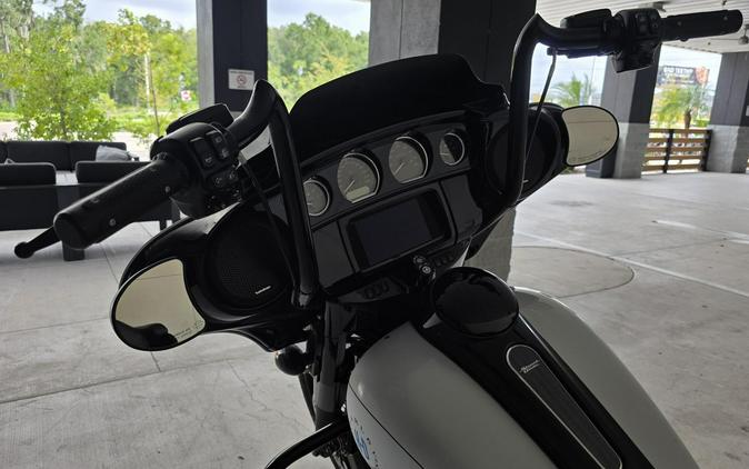2020 Harley-Davidson® Street Glide® Special Stone Washed White Pearl