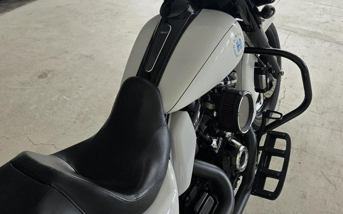 2020 Harley-Davidson® Street Glide® Special Stone Washed White Pearl