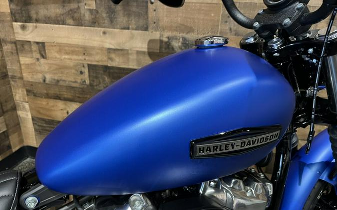 2026 Harley-Davidson® Street Bob® Aurora Blue Denim - Chrome w/Cast Wheels FXBB