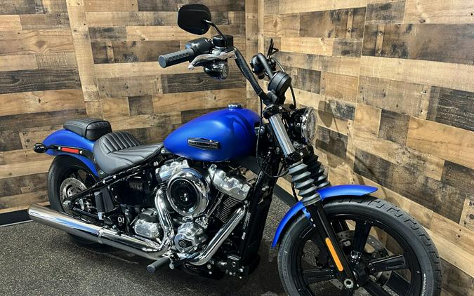 2026 Harley-Davidson® Street Bob® Aurora Blue Denim - Chrome w/Cast Wheels FXBB