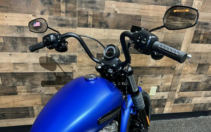 2026 Harley-Davidson® Street Bob® Aurora Blue Denim - Chrome w/Cast Wheels FXBB