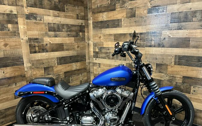 2026 Harley-Davidson® Street Bob® Aurora Blue Denim - Chrome w/Cast Wheels FXBB