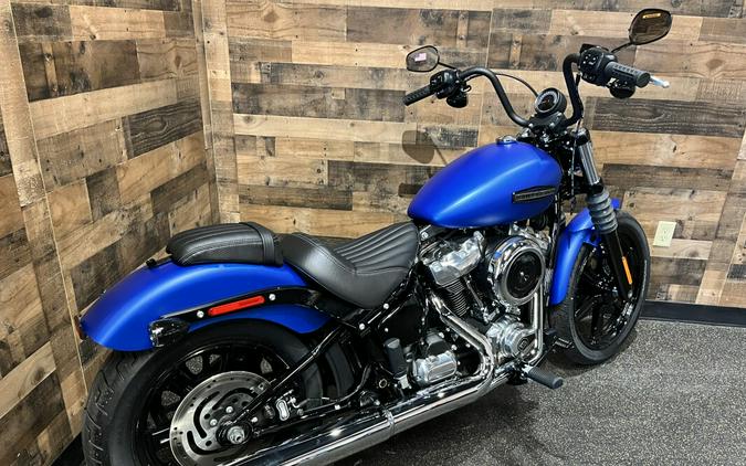 2026 Harley-Davidson® Street Bob® Aurora Blue Denim - Chrome w/Cast Wheels FXBB