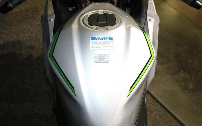 2024 Kawasaki Ninja® 7 Hybrid ABS