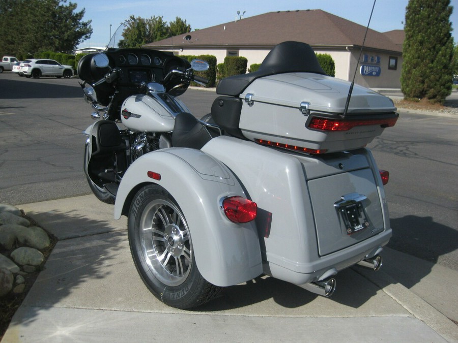 2024 Harley-Davidson Tri Glide Ultra Billiard Gray