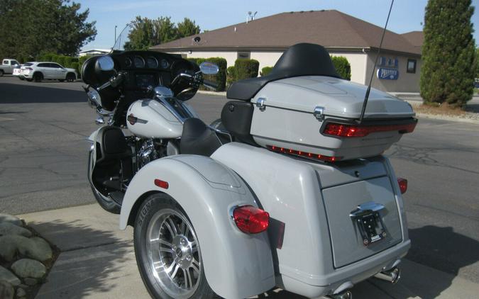 2024 Harley-Davidson Tri Glide Ultra Billiard Gray