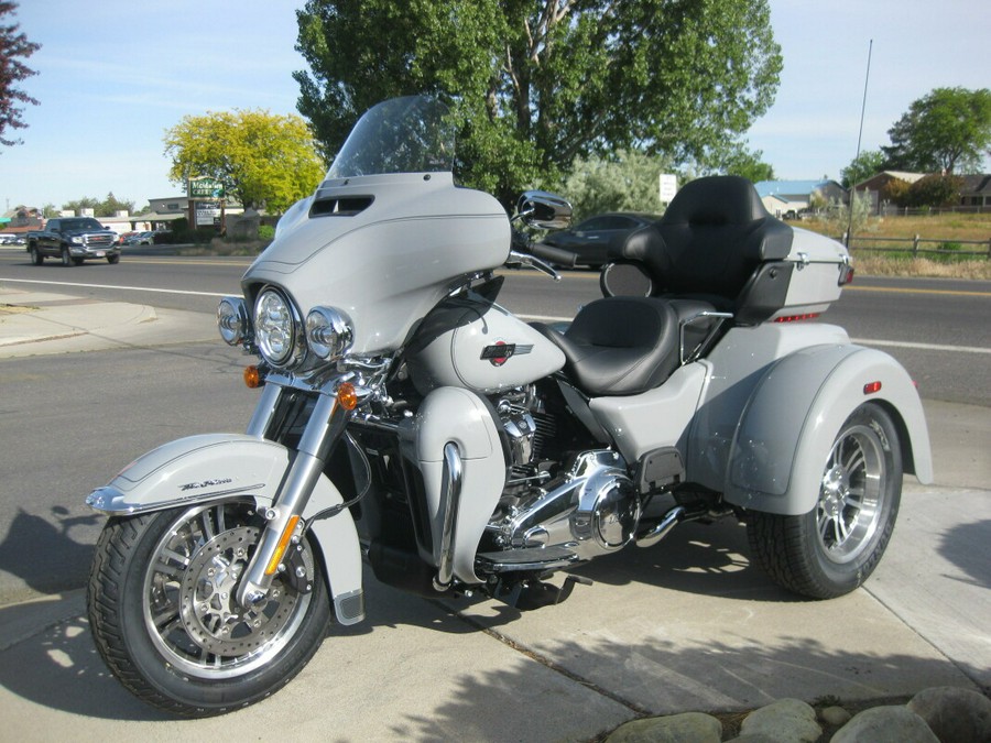 2024 Harley-Davidson Tri Glide Ultra Billiard Gray