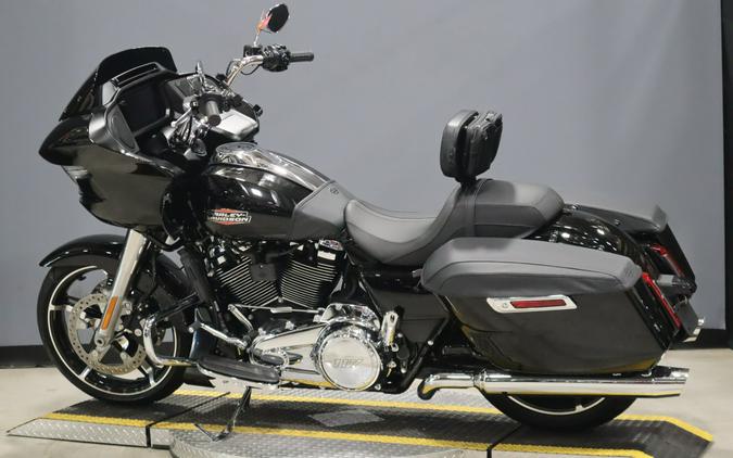 2026 Harley-Davidson Road Glide Vivid Black Chrome Trim