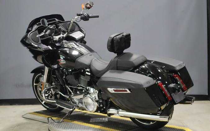 2026 Harley-Davidson Road Glide Vivid Black Chrome Trim