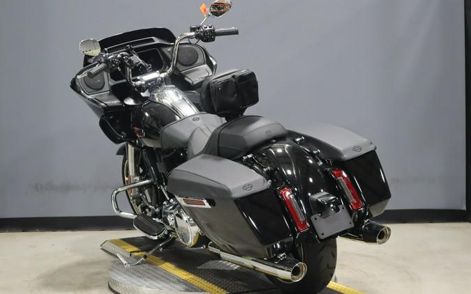 2026 Harley-Davidson Road Glide Vivid Black Chrome Trim